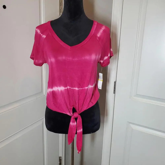 NWT Ultra Flirt Women's Pink and White Tie Dye V-Neck Top Size Medium - Picture 9 of 14